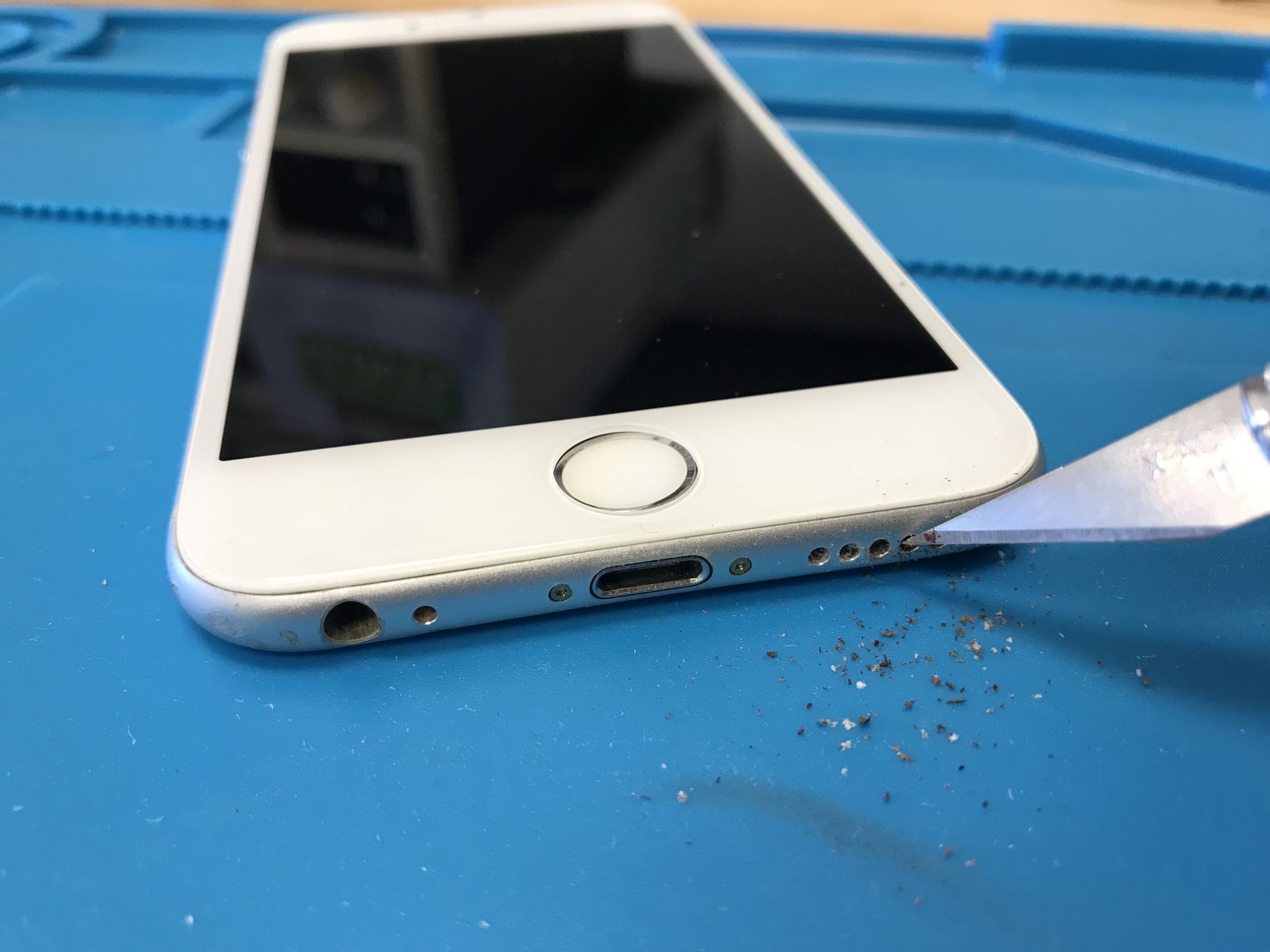 iPhone Dirty Speaker Holes